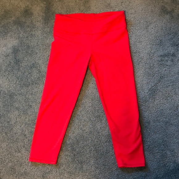 Fabletics Pants - Fabletics crop leggings